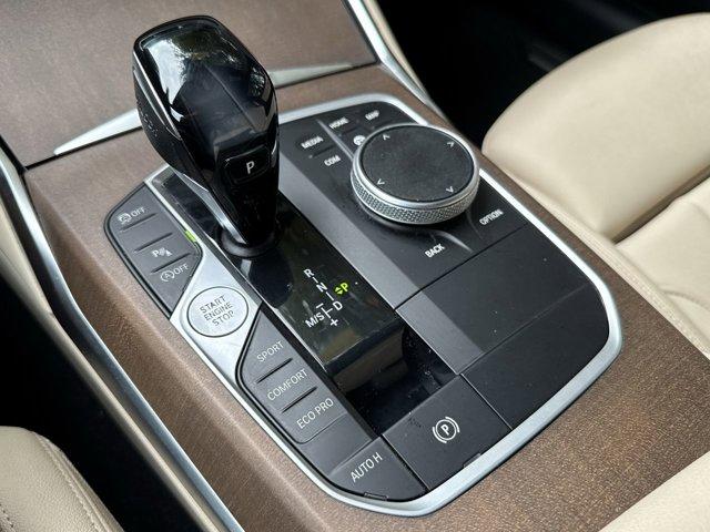 Photo of 2021 Mineral White Metallic BMW 330