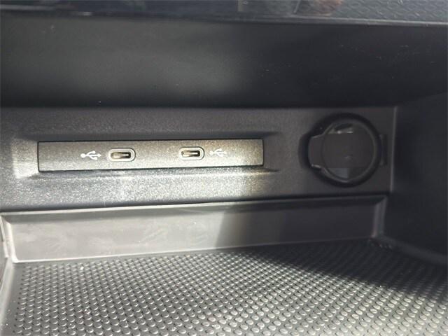 Photo of 2025 Pure White Volkswagen Taos