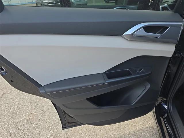 Photo of 2025 Deep Black Pearl Volkswagen Taos