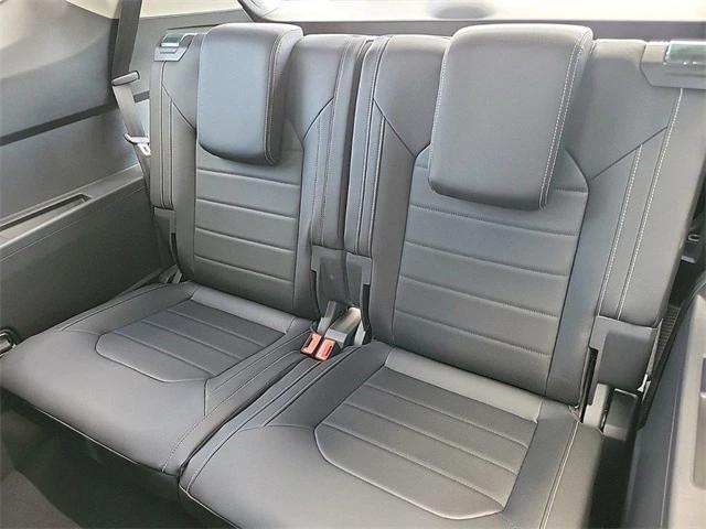 Photo of 2025 Pure Gray Volkswagen Atlas