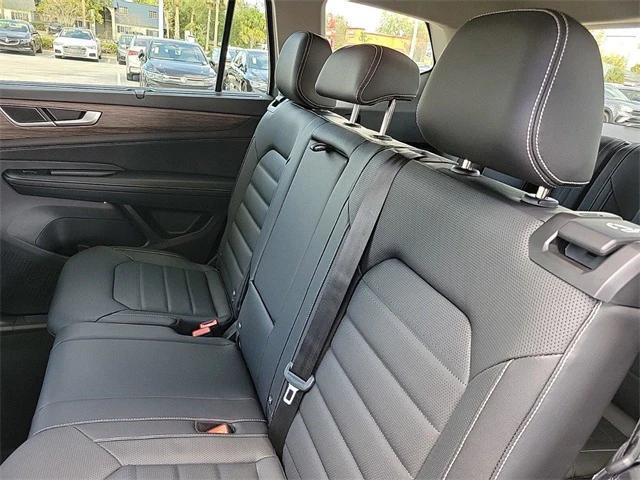 Photo of 2025 Pure Gray Volkswagen Atlas