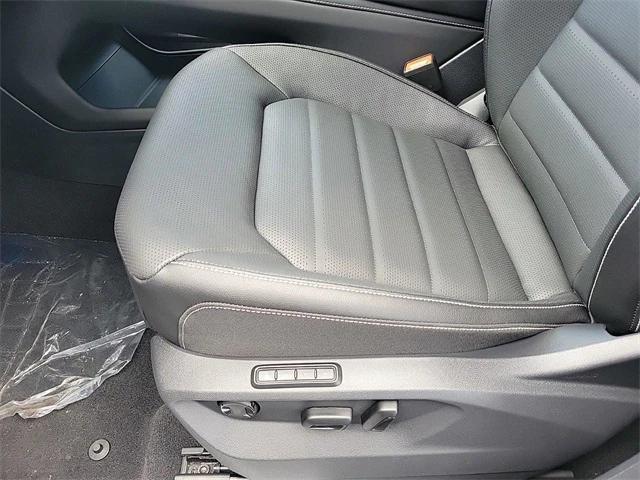 Photo of 2025 Pure Gray Volkswagen Atlas