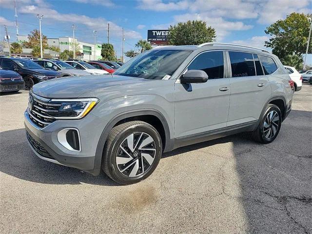 Photo of 2025 Pure Gray Volkswagen Atlas