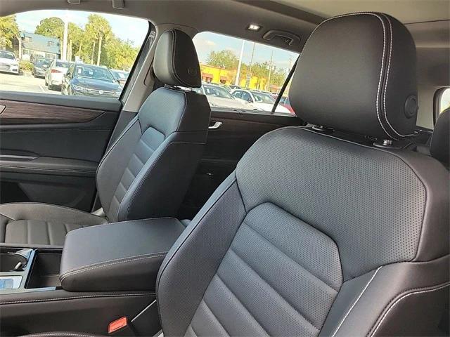 Photo of 2025 Pure Gray Volkswagen Atlas