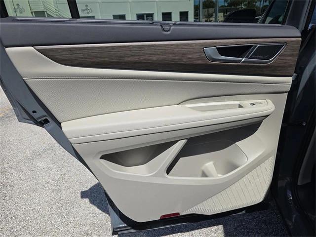 Photo of 2025 Pure Gray Volkswagen Atlas