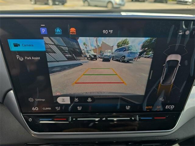 Photo of 2025 opal white pearl Volkswagen ID.4