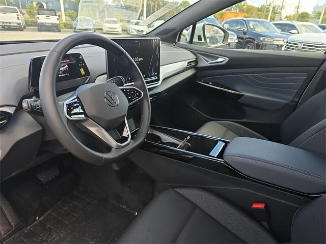 Photo of 2025 opal white pearl Volkswagen ID.4