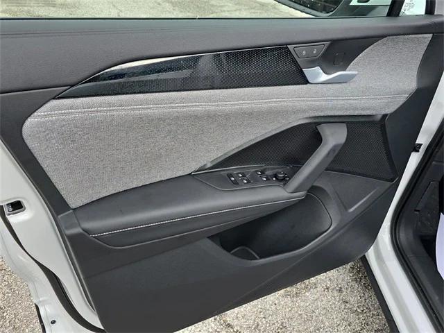 Photo of 2025 Pure White Volkswagen Tiguan