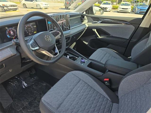 Photo of 2025 Deep Black Pearl Volkswagen Tiguan