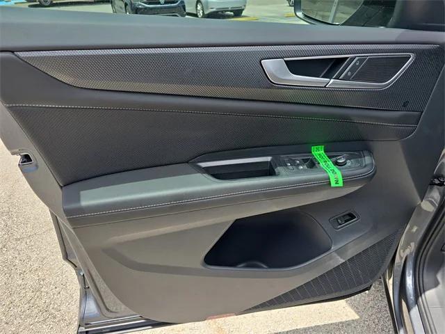 Photo of 2025 Platinum Gray Metallic Volkswagen Atlas Cross Sport