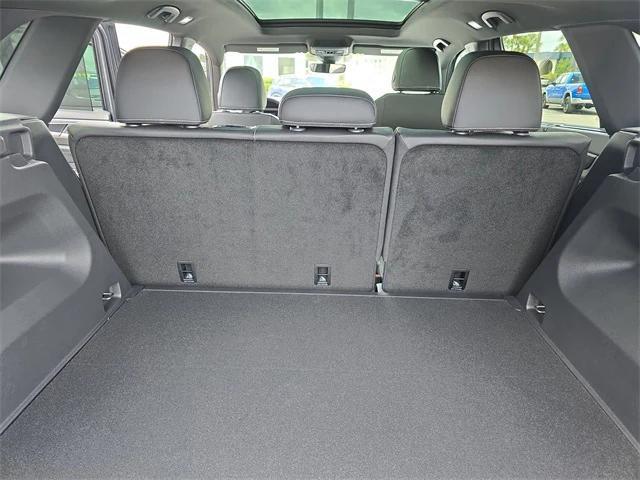 Photo of 2025 Platinum Gray Metallic Volkswagen Atlas Cross Sport