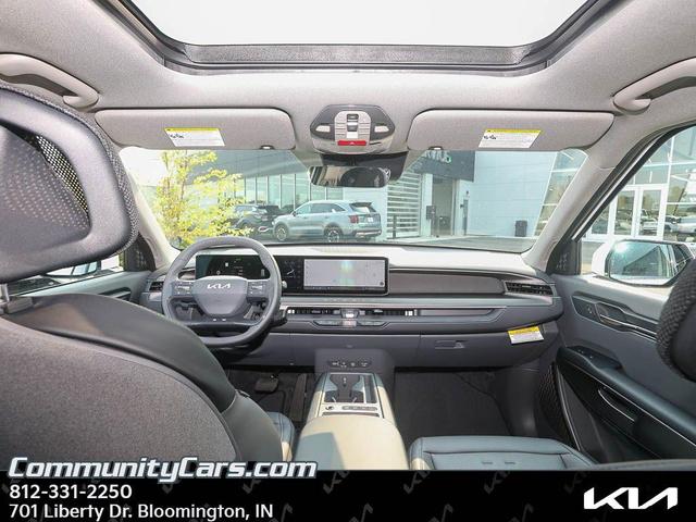 Photo of 2026 Glacial White Pearl Kia EV9