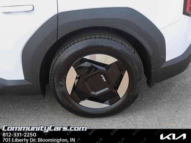 Photo of 2026 Glacial White Pearl Kia EV9