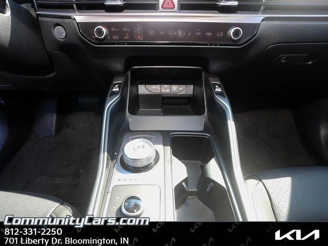 Photo of 2025 Mineral Blue Kia Sorento Hybrid
