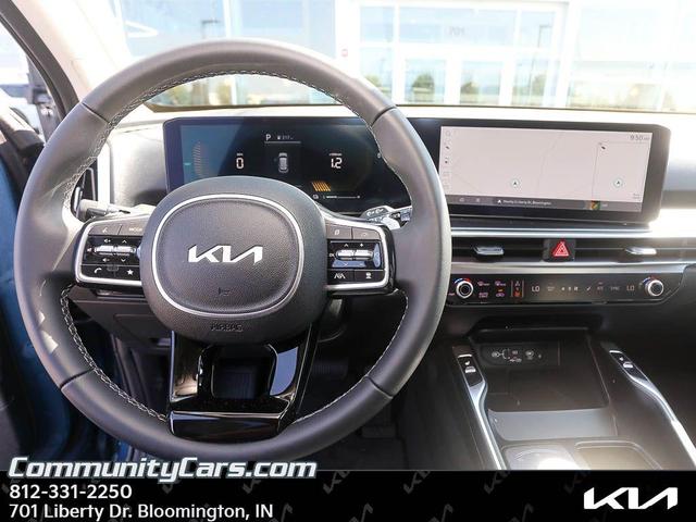 Photo of 2025 Mineral Blue Kia Sorento Hybrid