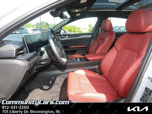 Photo of 2025 Wolf Gray Kia K5