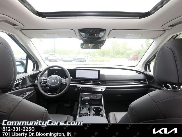 Photo of 2026 Snow White Pearl Kia Carnival