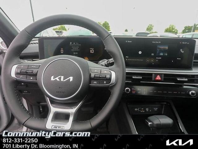 Photo of 2025 Wolf Gray Kia K5