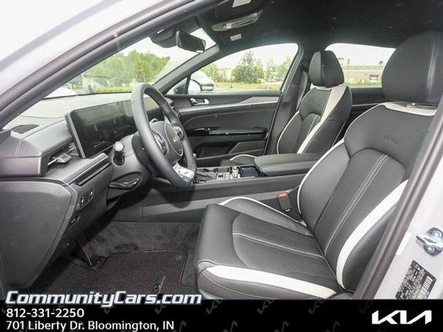 Photo of 2025 Wolf Gray Kia K5