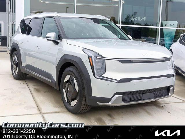 Photo of 2026 Ivory Silver Kia EV9