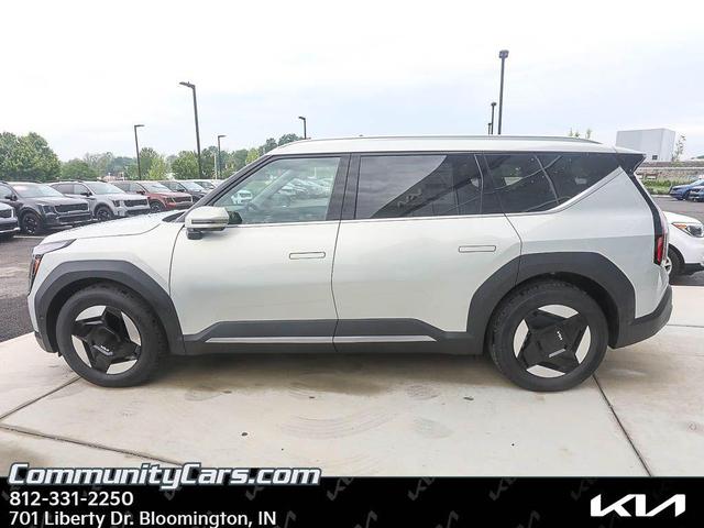 Photo of 2026 Ivory Silver Kia EV9