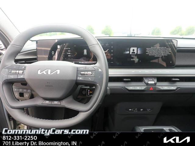 Photo of 2026 Ivory Silver Kia EV9