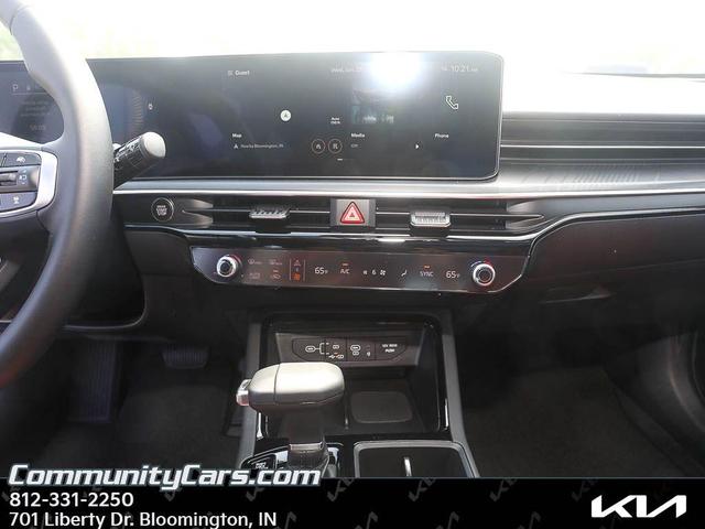 Photo of 2025 Wolf Gray Kia K5