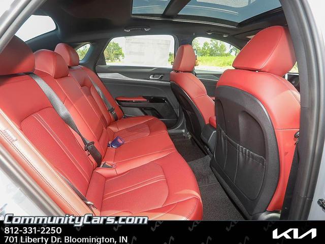Photo of 2025 Wolf Gray Kia K5