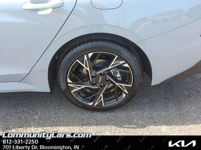 Photo of 2025 Wolf Gray Kia K5