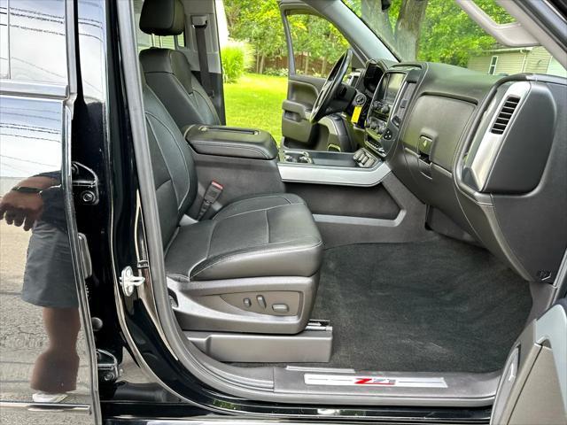 Photo of 2016 Black Chevrolet Silverado 1500