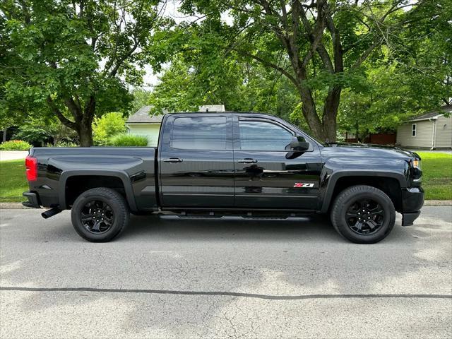 Photo of 2016 Black Chevrolet Silverado 1500