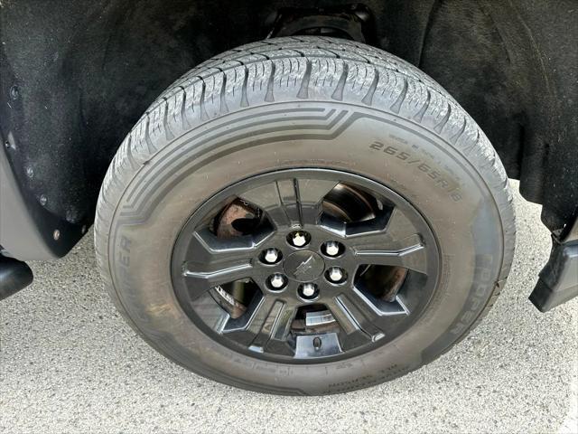 Photo of 2016 Black Chevrolet Silverado 1500