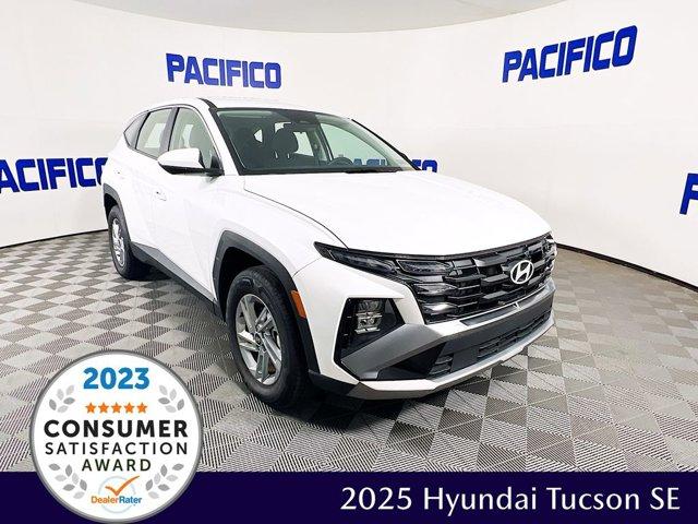 Photo of 2025 White Hyundai TUCSON