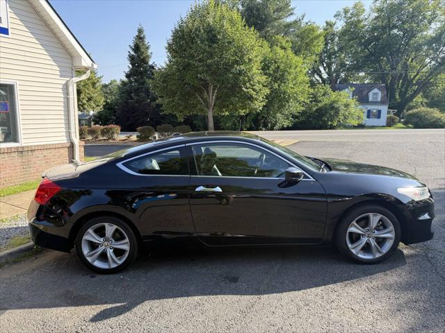 Photo of 2012 Crystal Black Pearl Honda Accord