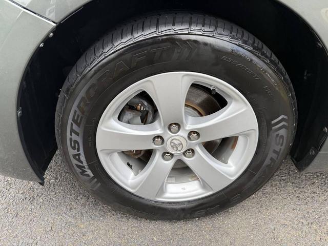Photo of 2011 Green Toyota Sienna