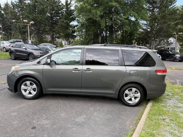 Photo of 2011 Green Toyota Sienna