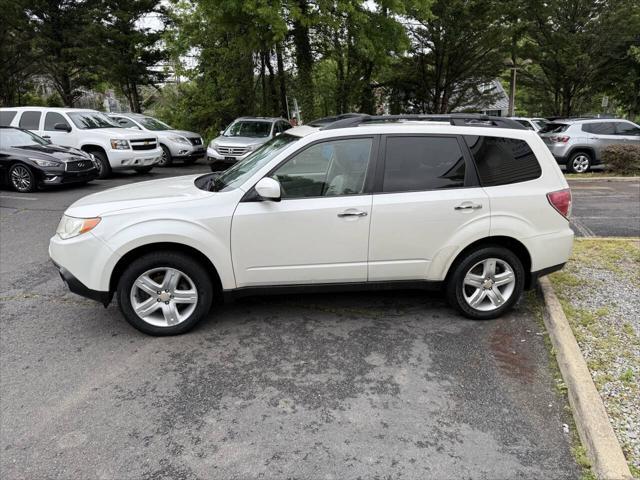 Photo of 2010 Satin White Pearl Subaru Forester