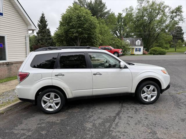 Photo of 2010 Satin White Pearl Subaru Forester
