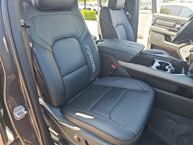 Photo of 2025 Granite Crystal Clearcoat Metallic RAM 1500
