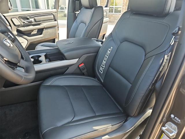 Photo of 2025 Granite Crystal Clearcoat Metallic RAM 1500