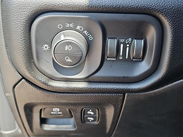 Photo of 2025 Granite Crystal Clearcoat Metallic RAM 1500