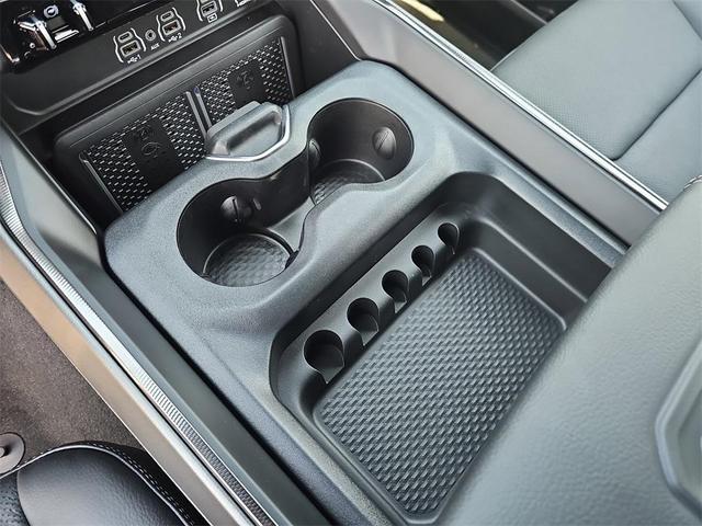 Photo of 2025 Granite Crystal Clearcoat Metallic RAM 1500