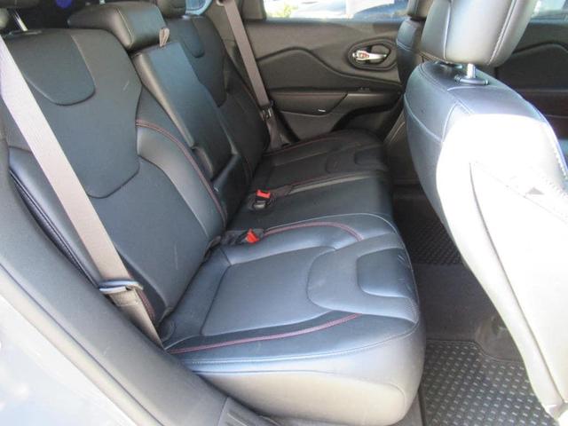 Photo of 2022 Sting Gray Clearcoat Jeep Cherokee