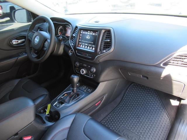 Photo of 2022 Sting Gray Clearcoat Jeep Cherokee
