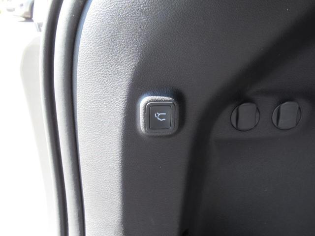 Photo of 2022 Sting Gray Clearcoat Jeep Cherokee