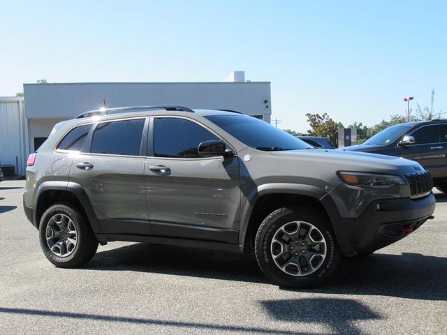 Photo of 2022 Sting Gray Clearcoat Jeep Cherokee