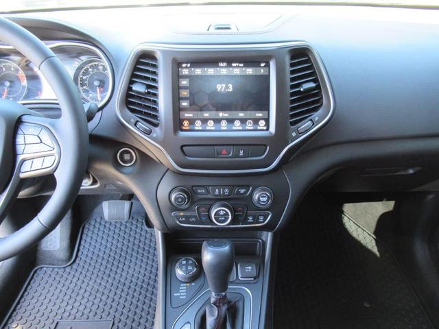 Photo of 2022 Sting Gray Clearcoat Jeep Cherokee