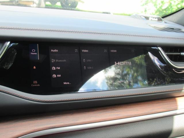 Photo of 2022 Metallic Jeep Grand Cherokee