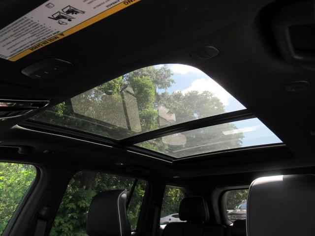 Photo of 2022 Metallic Jeep Grand Cherokee