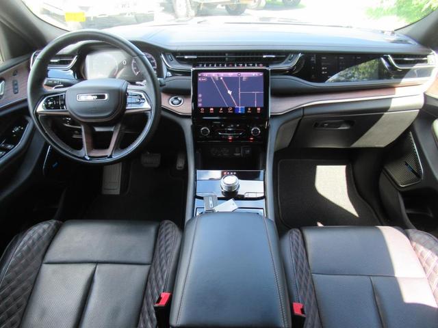 Photo of 2022 Metallic Jeep Grand Cherokee